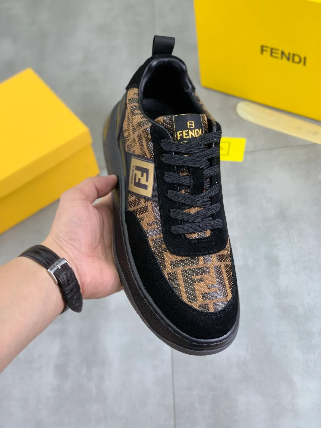 ​Men's shoes 💰P420💰[New style] Little Monster 🆘 New FENDI (Fendi) New style 🕶️🕶️Simple routing effect, showing an elegant and cool driving shoe 🎬Using imported calfskin + first-layer pigskin lining🐂Excellent material🎬Detailed workmanship 🤗Comfortable foot feel➰➰. ​Pair it with any outfit to show your taste and temperament, low-key luxury ♻️Design ​simple and elegant ​noble and fashionable 🍃​Very loved and favored by trendy men 💓❤️size: 38-44 (45 customized) 3️⃣colors available